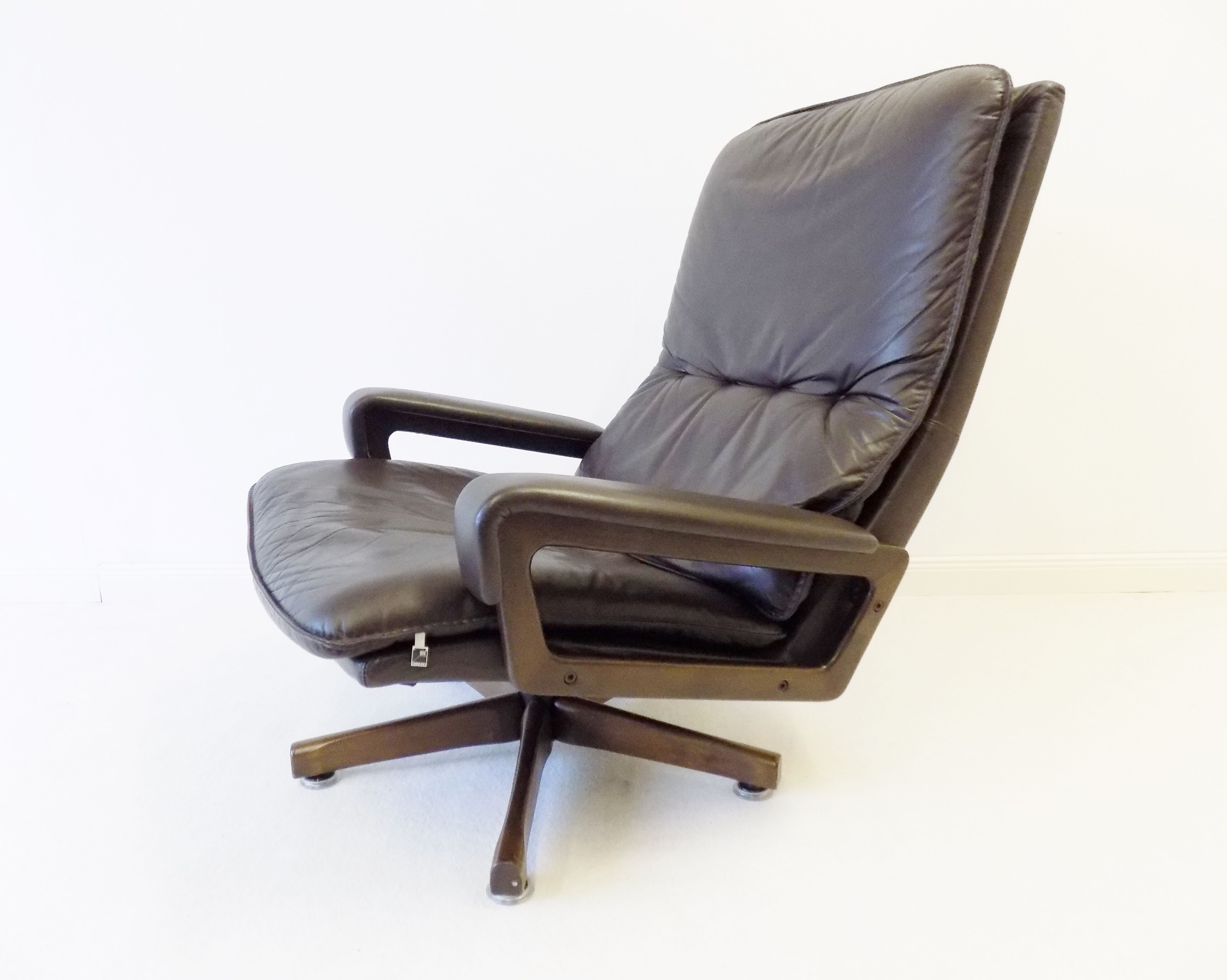 Strässel King chair brown leather armchair by Andre Vandenbeuck for WK