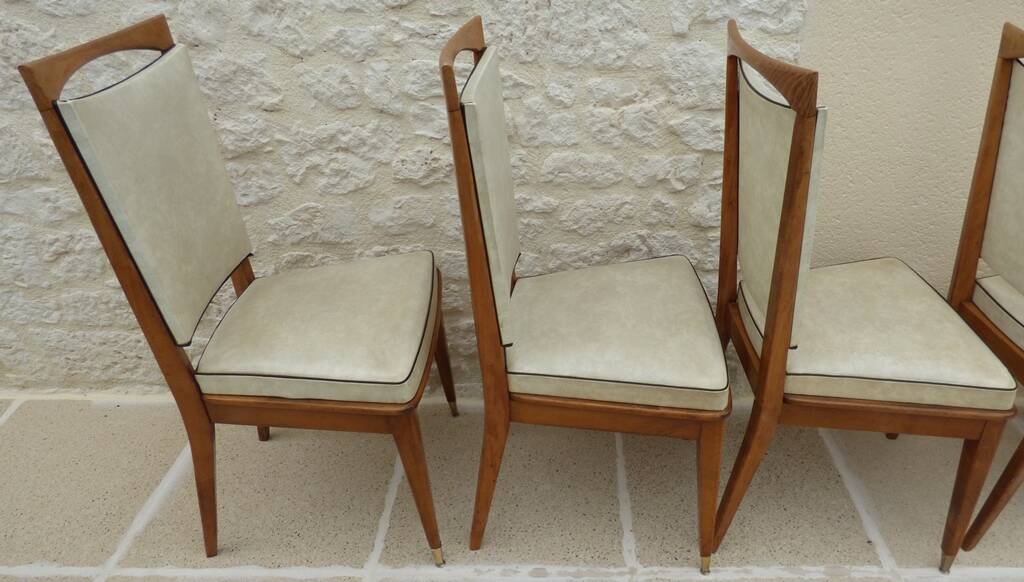 6 Vintage chairs in white beige imitation leather and solid wood with brass legs