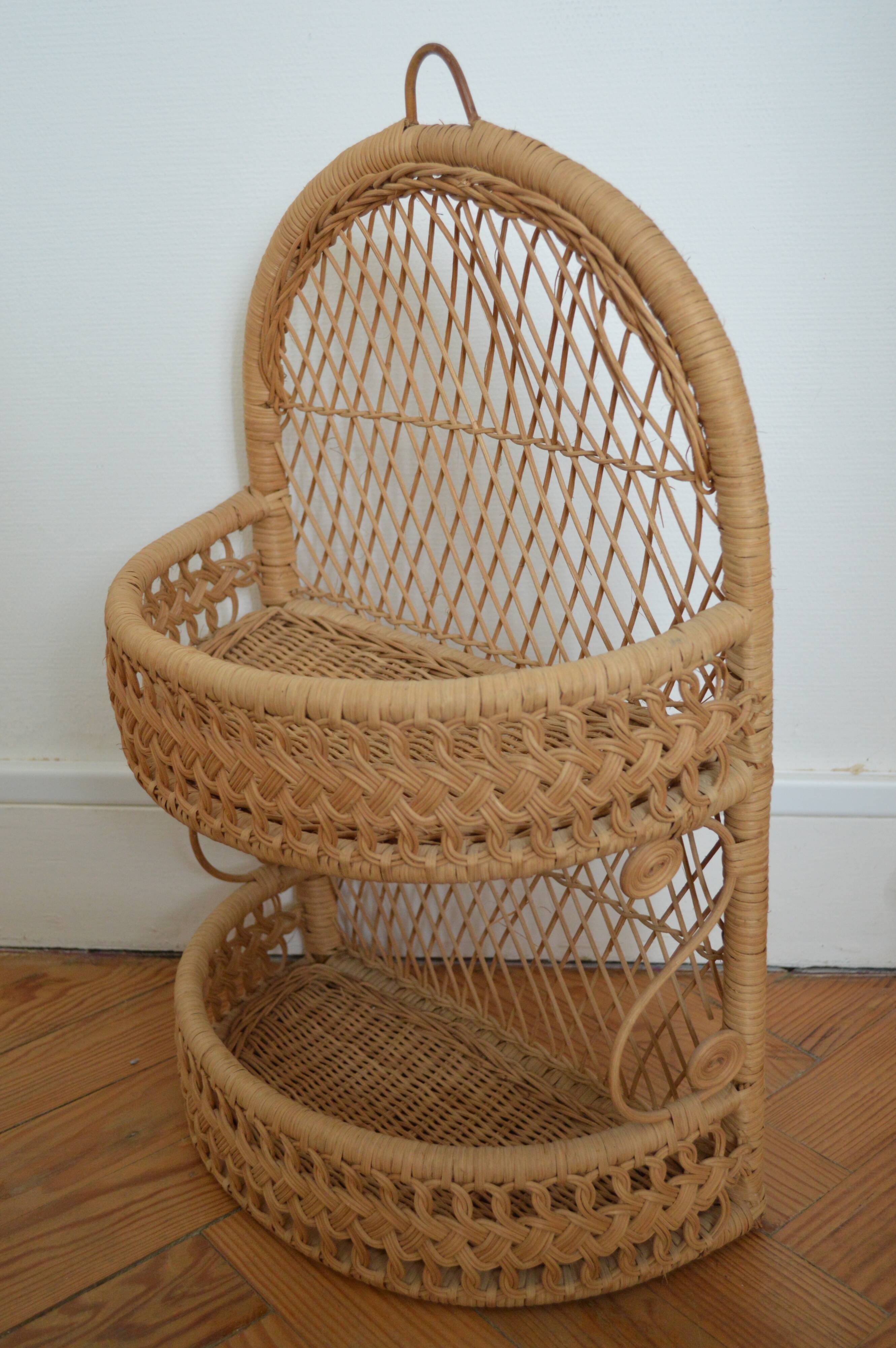 Wicker wall shelf