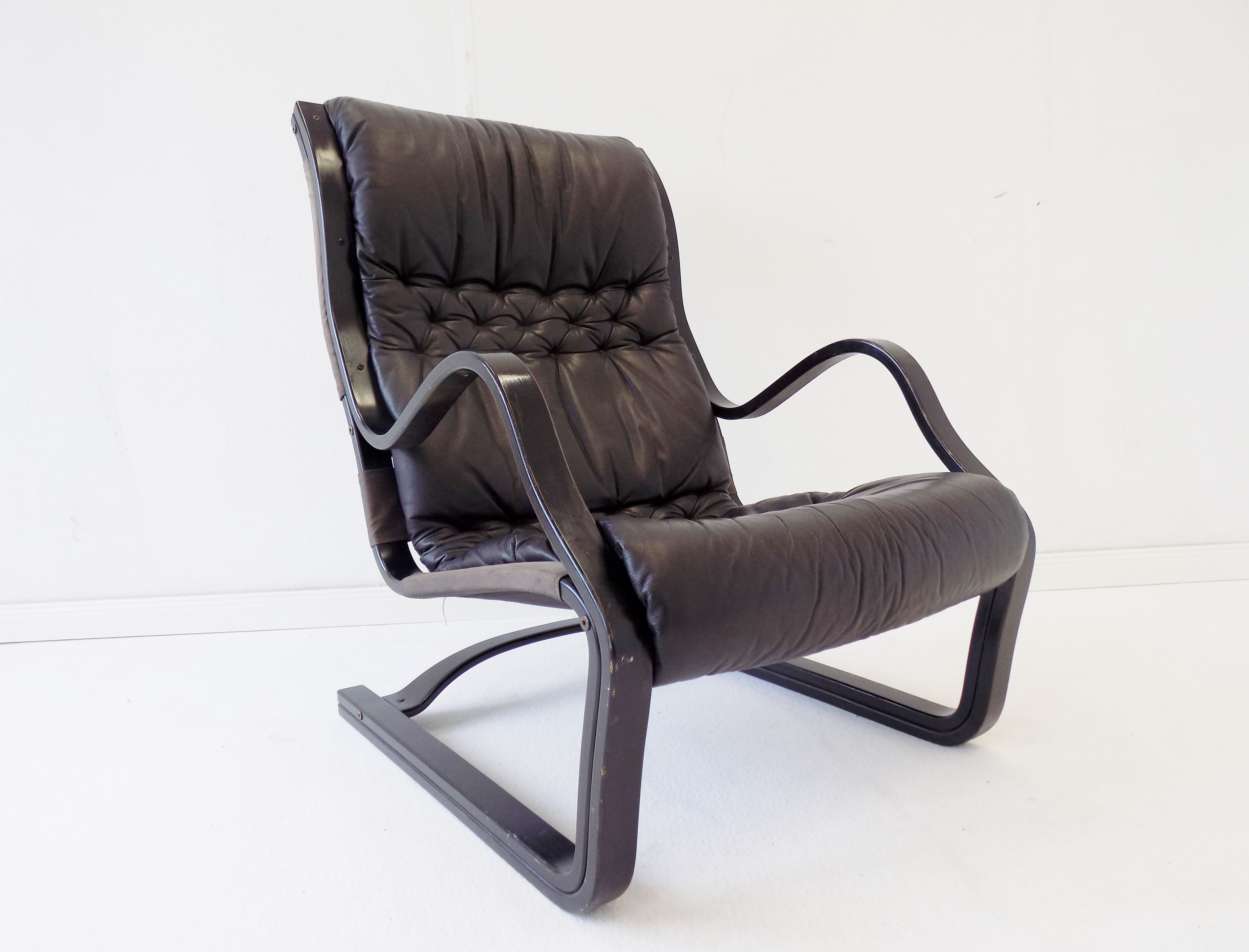 Asko Koivutaru black leather armchair by Esko Pajamies