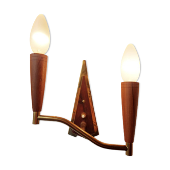 Mid-century Danish wall lamp in teak and brass