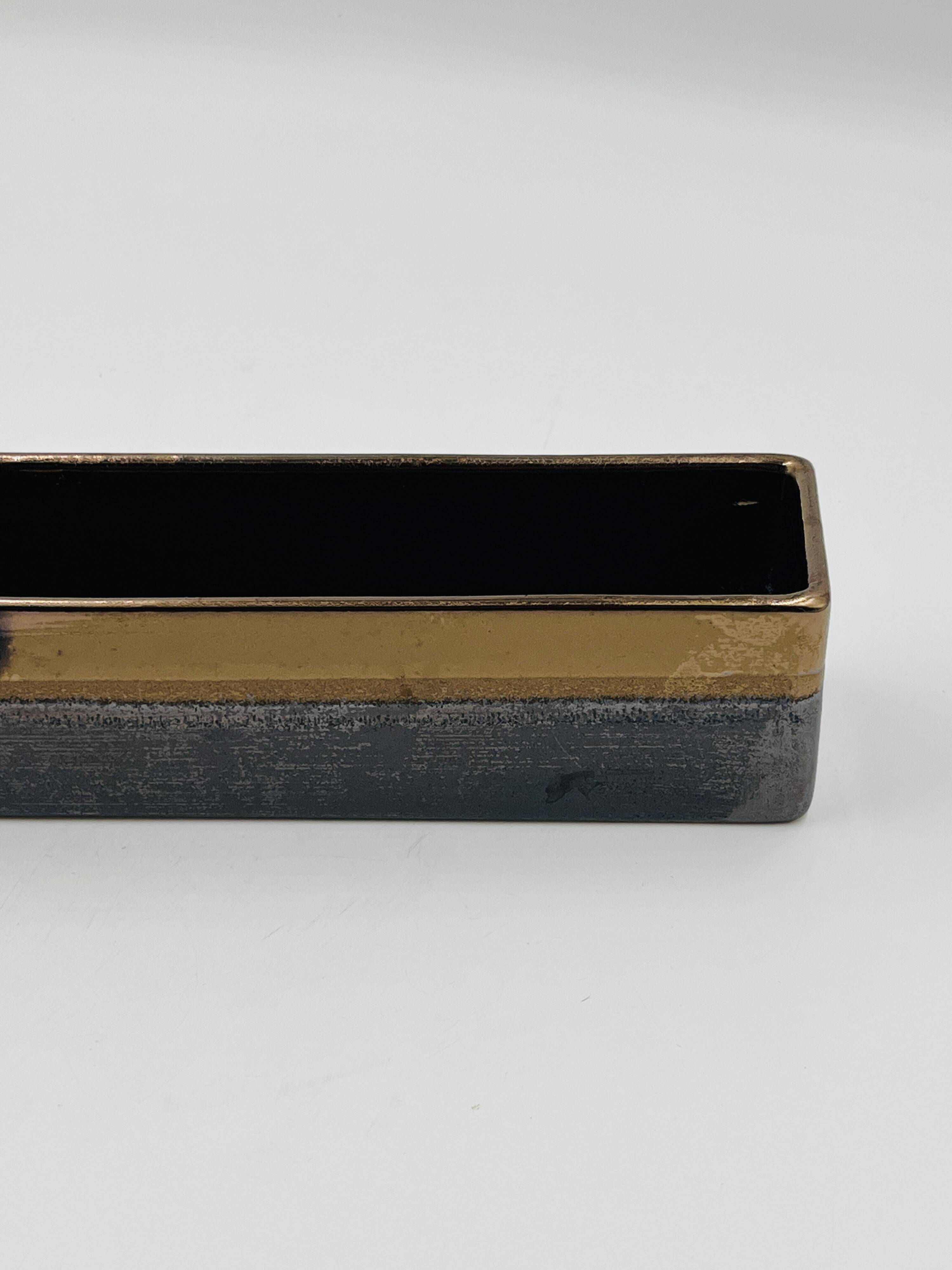 Rectangular plant pot