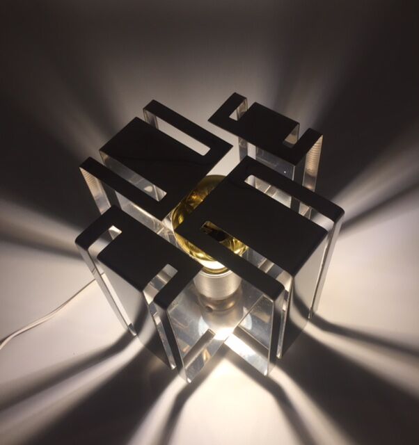 Table lamp