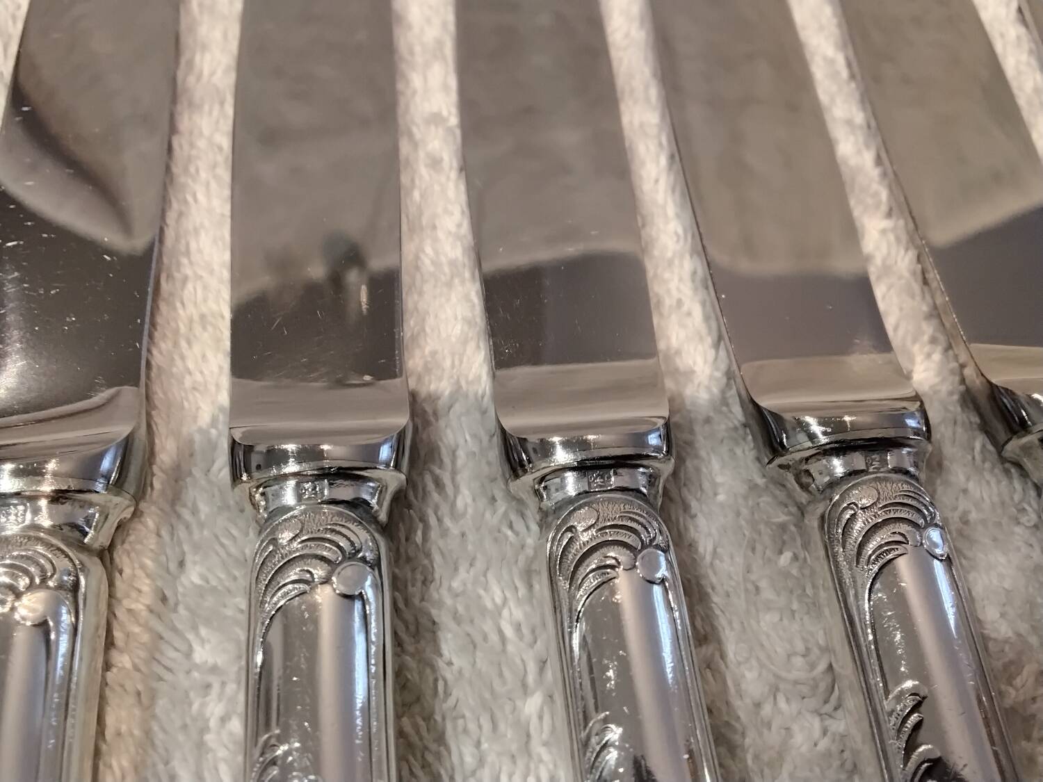 12 Christofle Marly silver plated dessert knives, 19.7cm