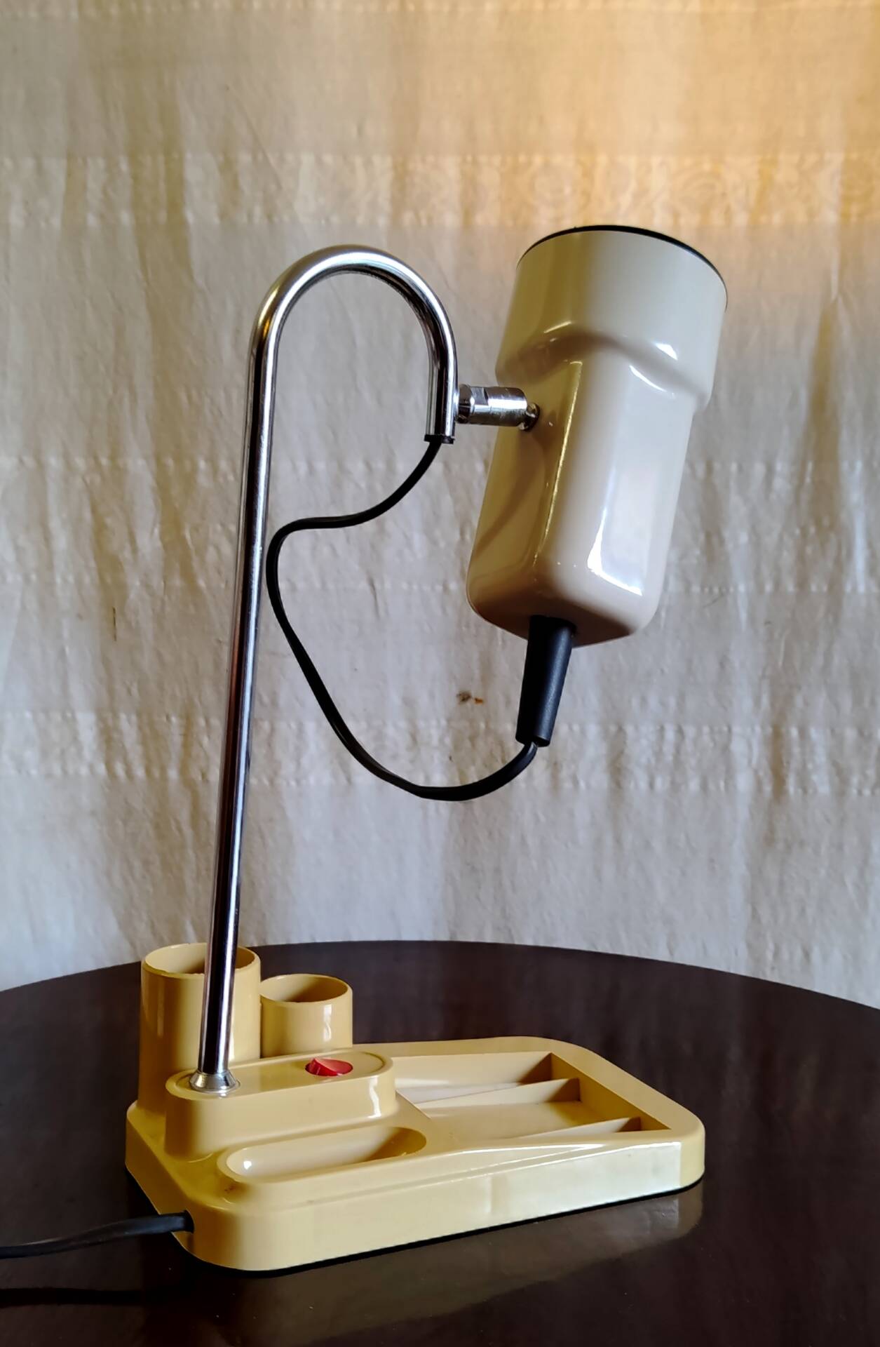 Articulated desk lamp - 80's design