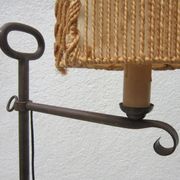 Tripode gallows lamp