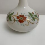 Vase ancien en opaline décor floral peint