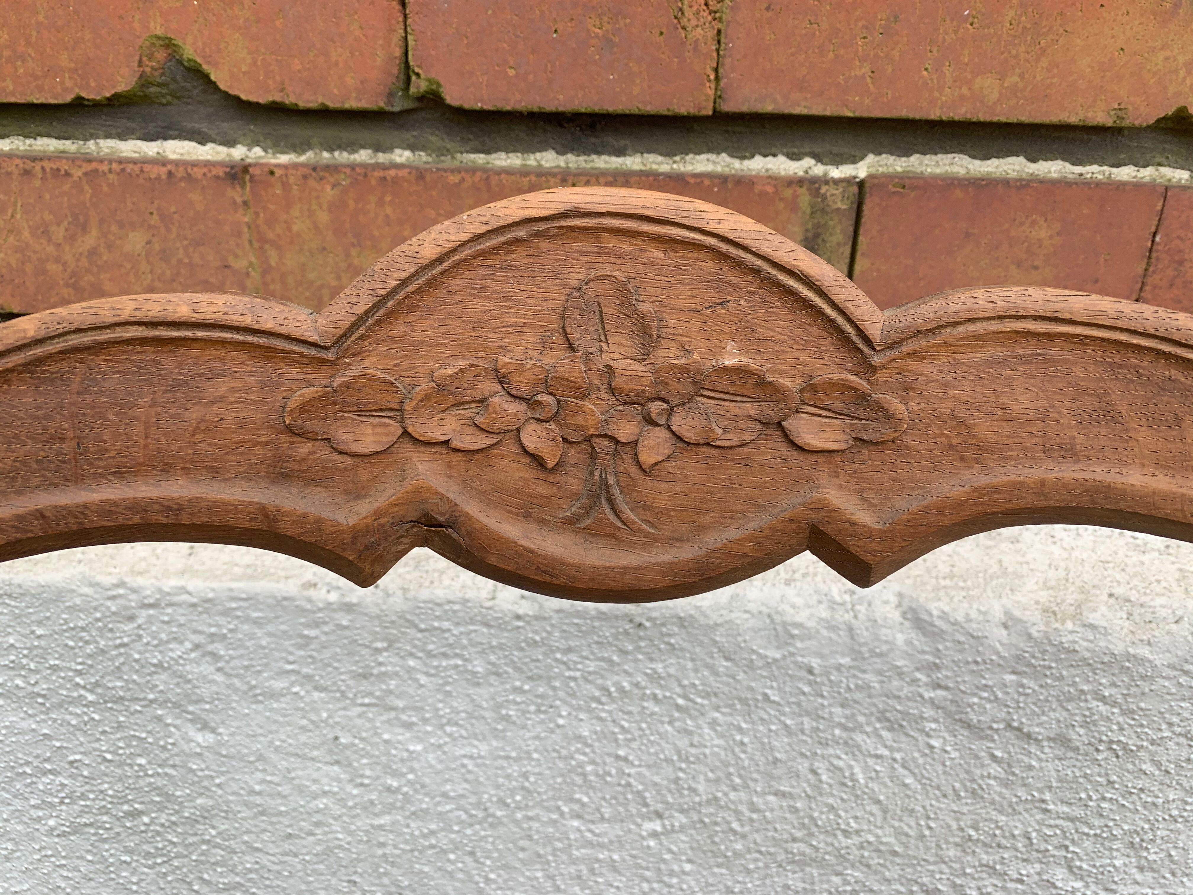 Pair Chair and Straw Chair