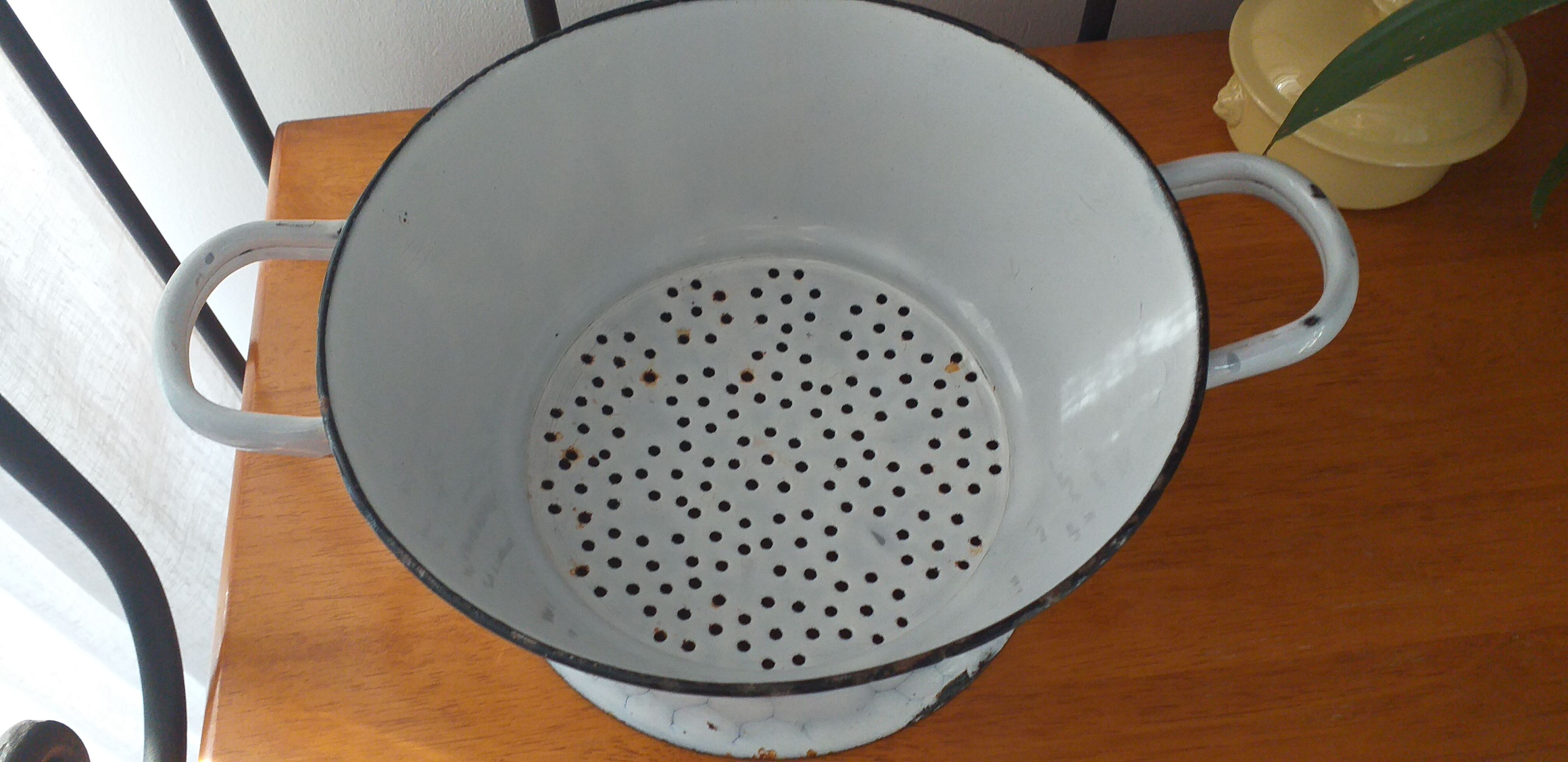 Enamel drainer