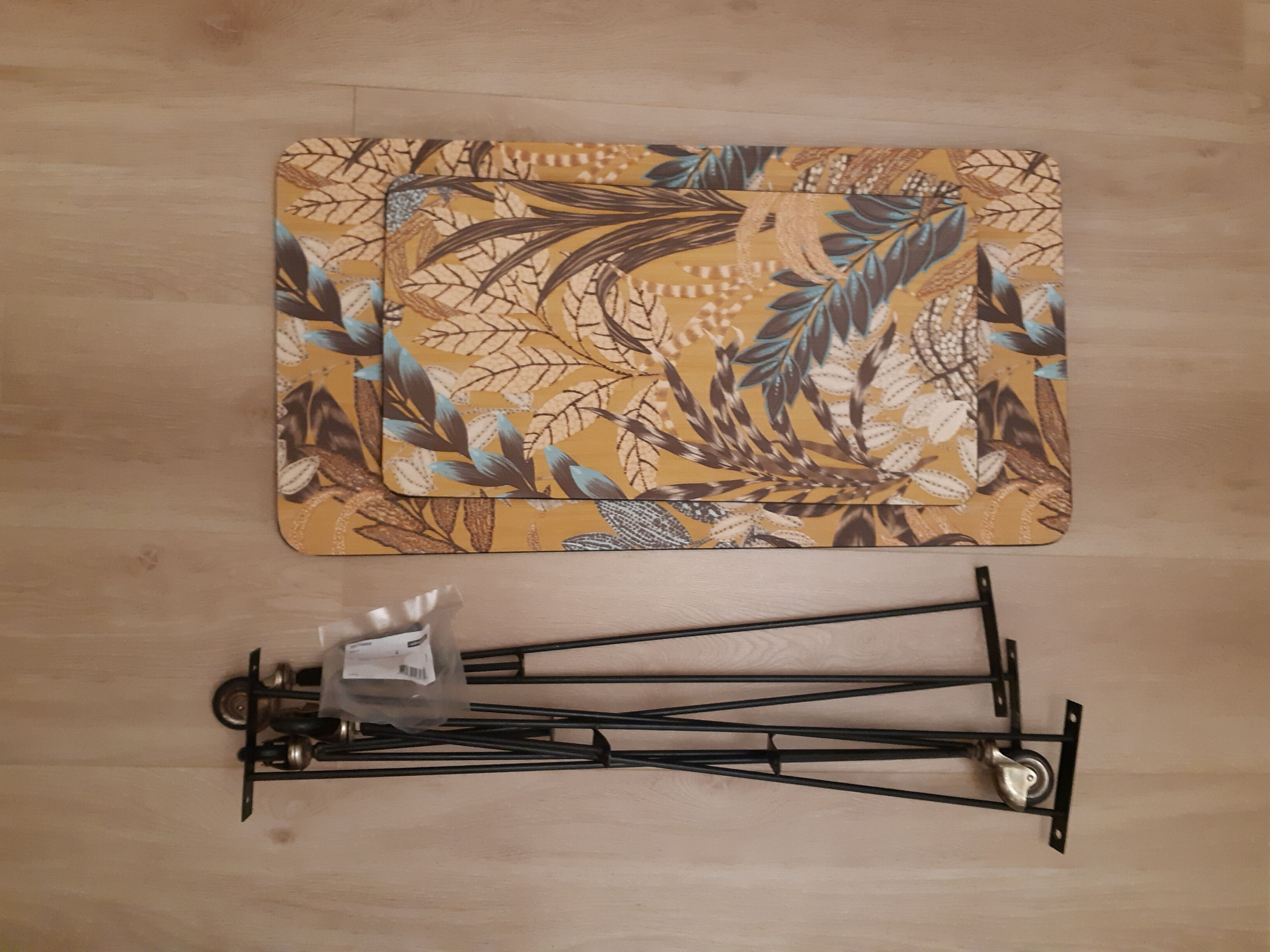 Serving table