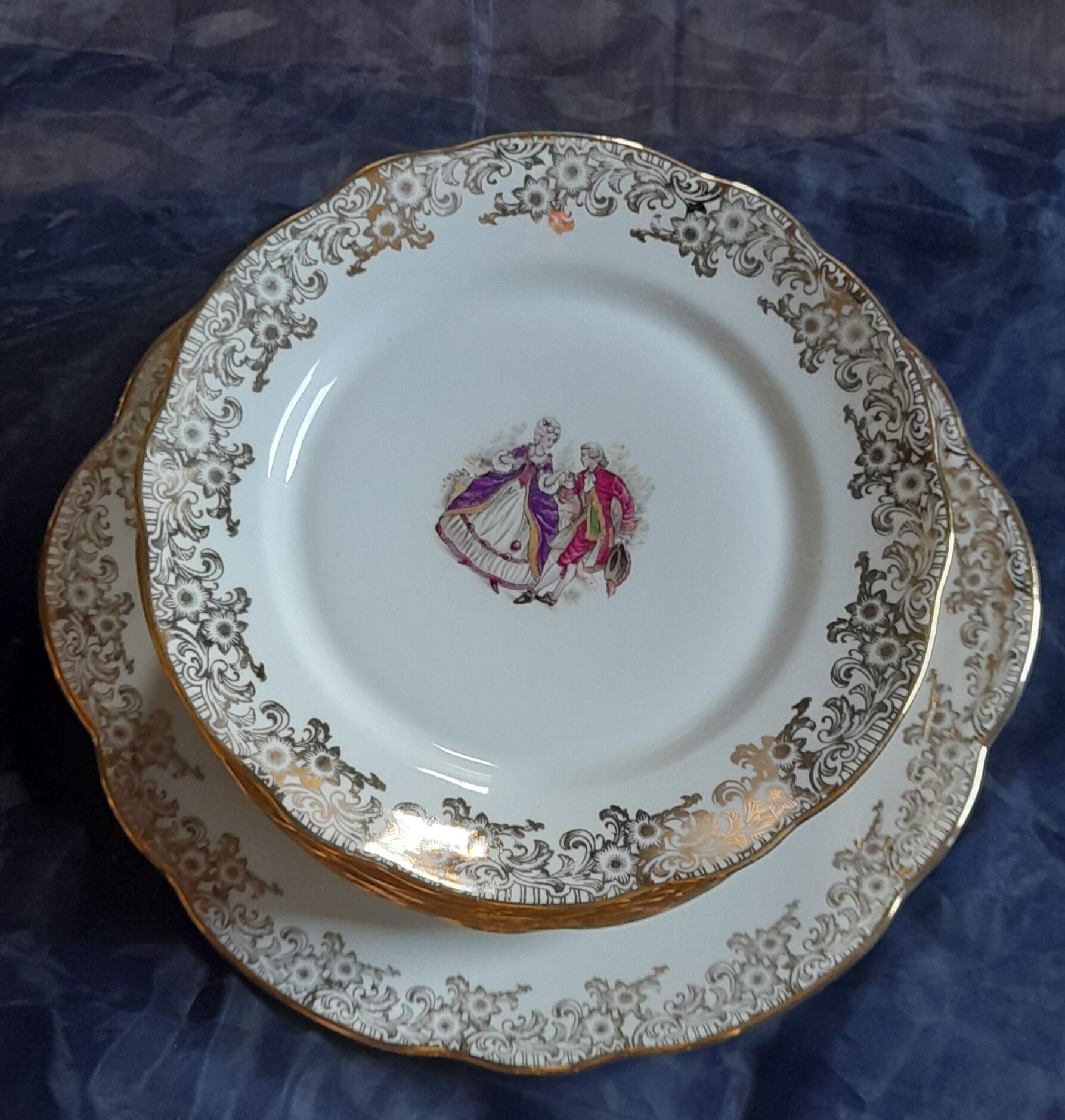 Pastry service / cake 10 dessert plates + 1 main course - FD Chauvigny - France