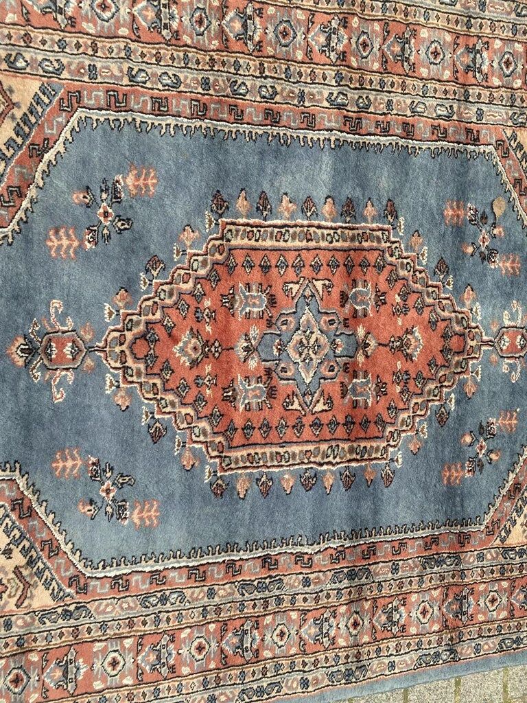 Vintage Pakistani carpet 193x129 cm