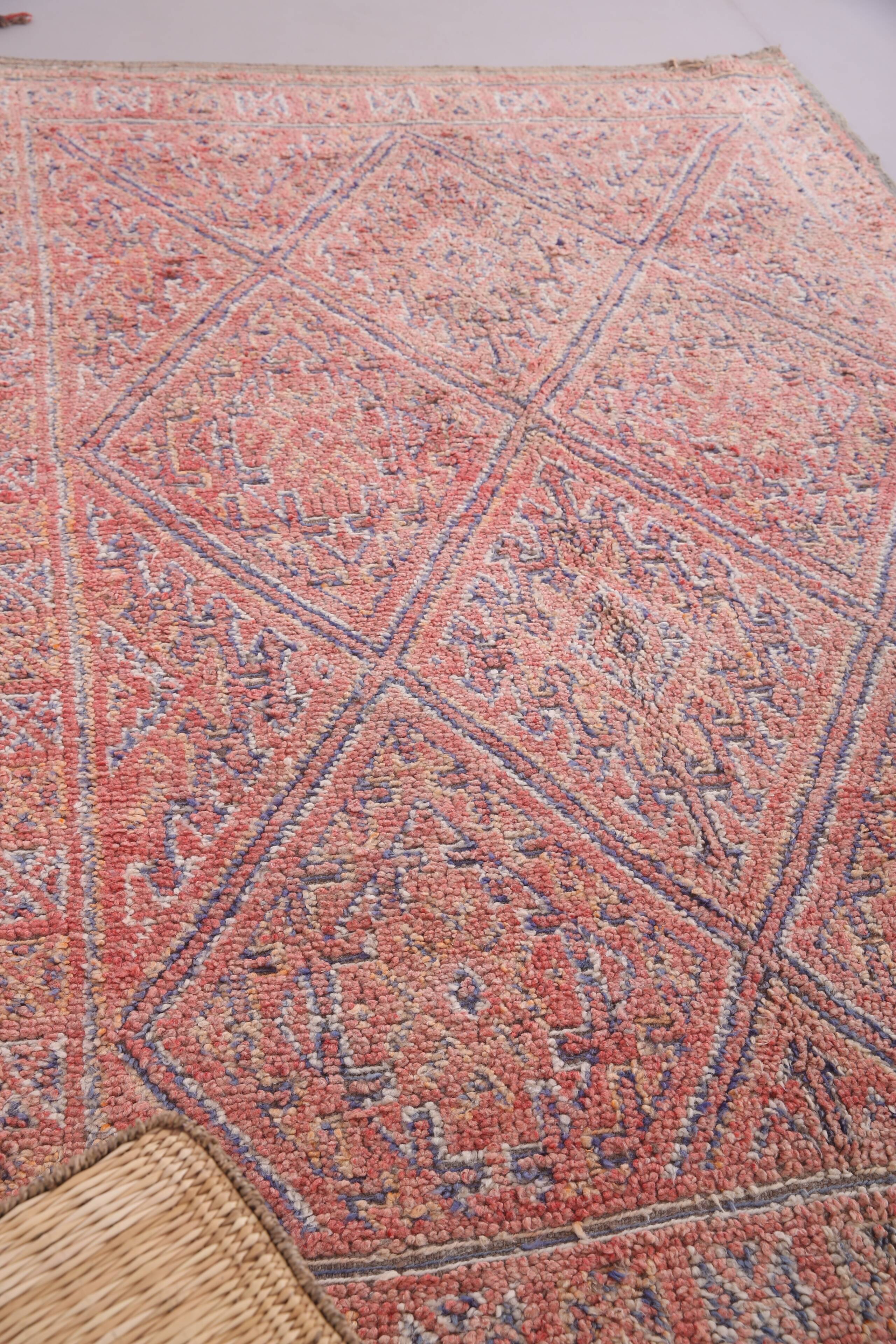 Vintage Handmade Moroccan Rug 188 x 283 cm - Berber rug - Old moroccan rug