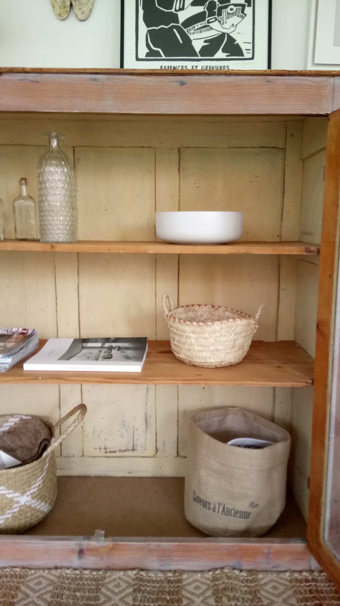 Old showcase / dresser
