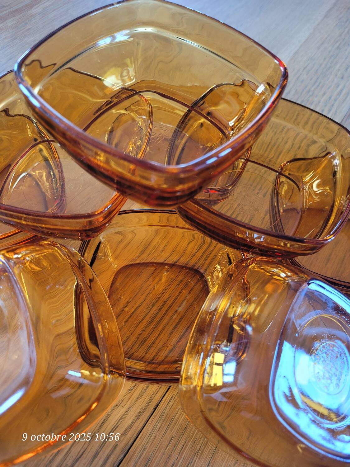 9 coupelles carrées vintage en verre fumé