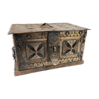 Medieval style wedding box