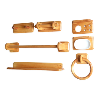 Pine wood bathroom kit, 70s