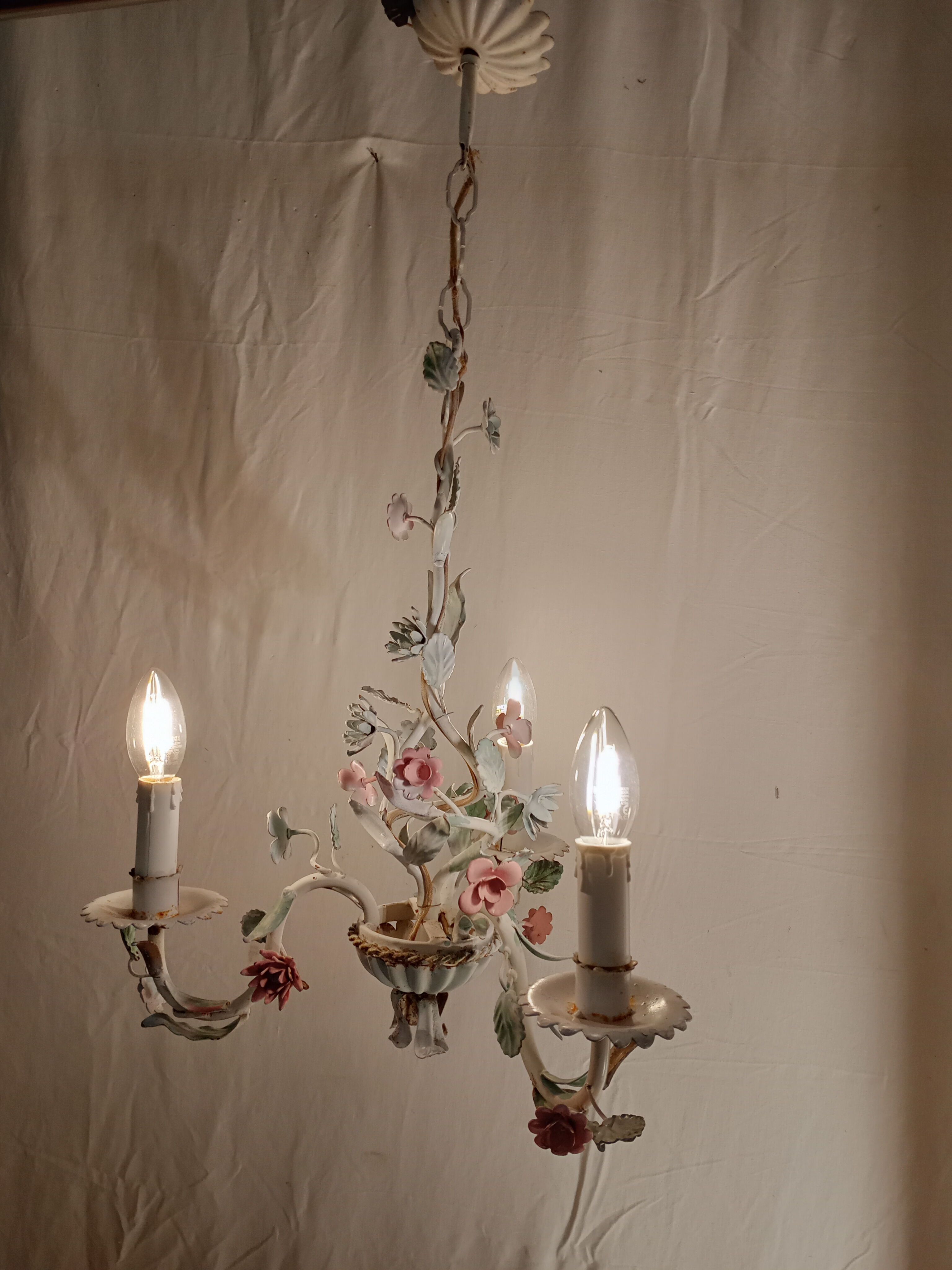 Metal chandelier "flowers"