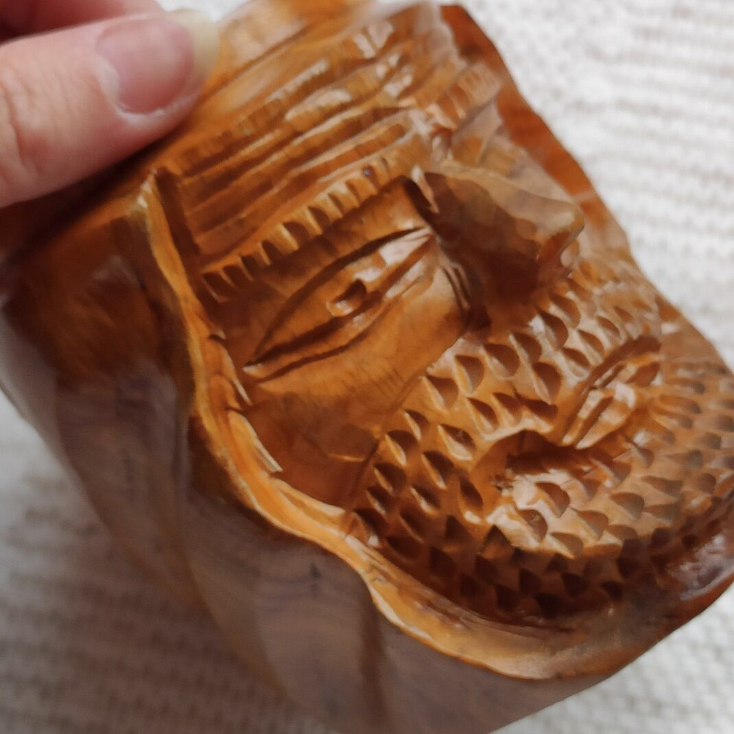 Tobacco pot face carved wood