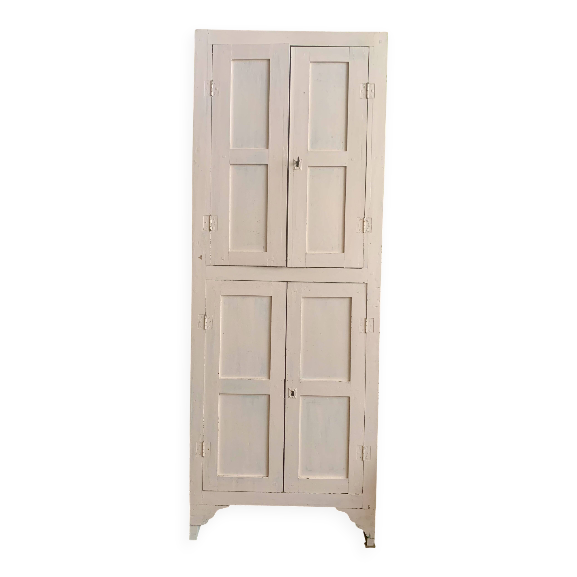 Small 4-door wardrobe