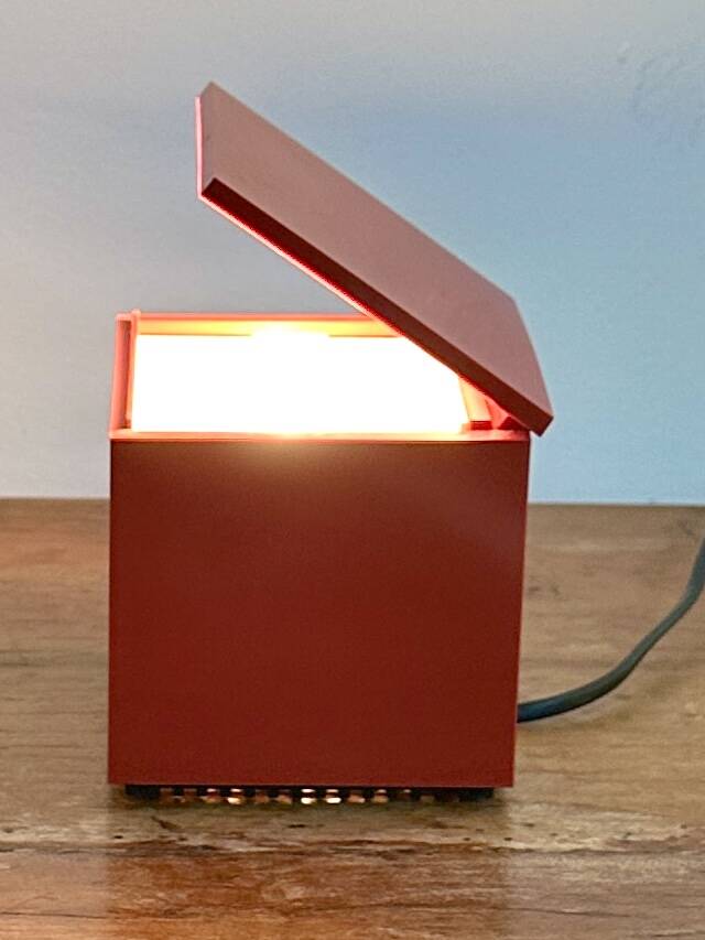 Cini & nils lamp – iconic opi milano design - model: cuboluce red