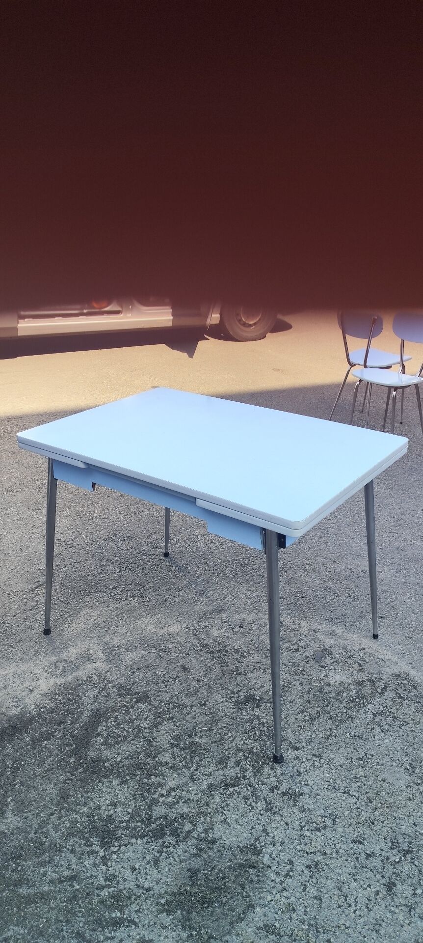 Blue formica extendable table