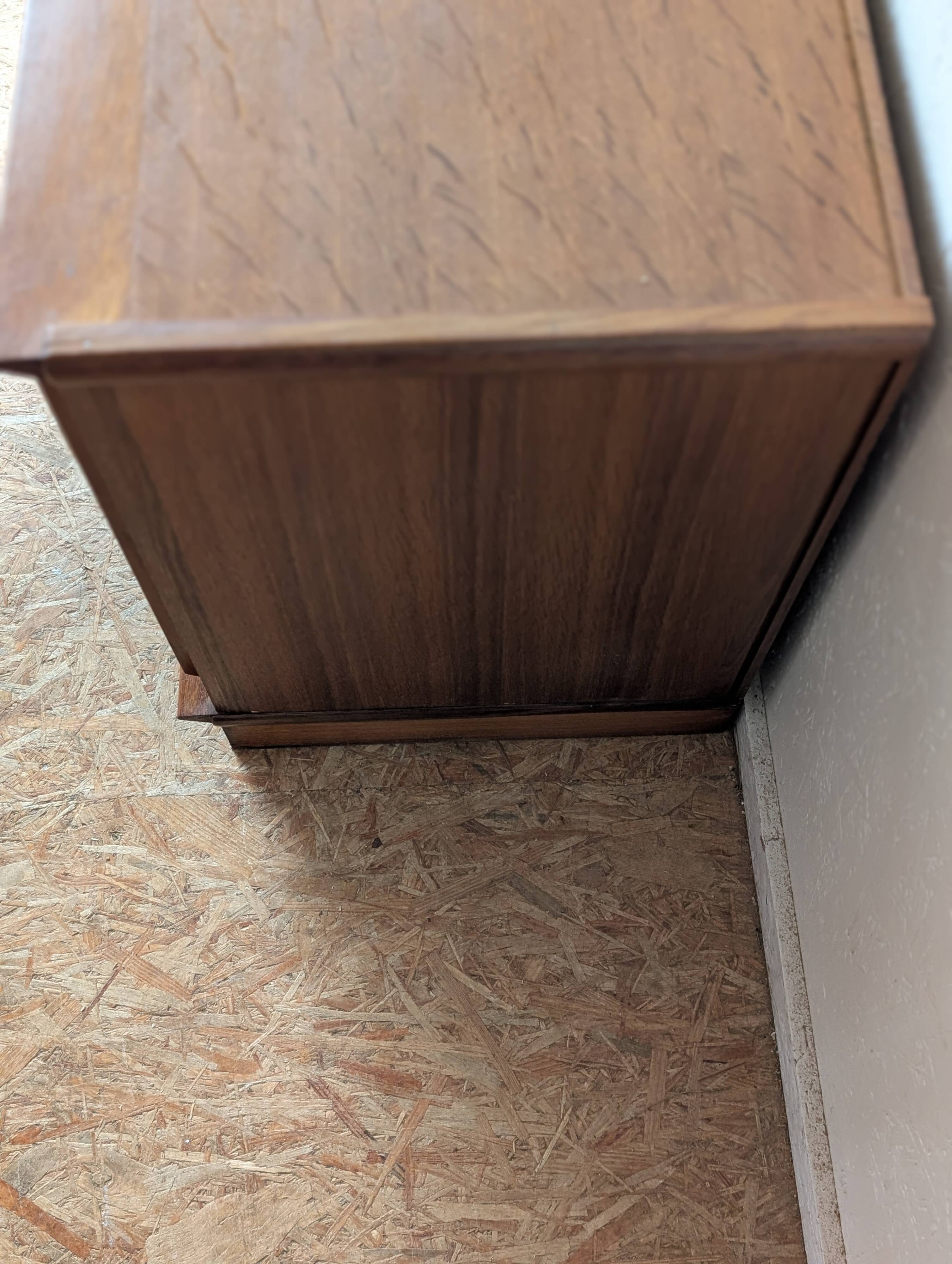Asymmetrical Oscar furniture from the 60s/70s.