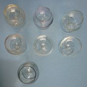 Ensemble de 7 verres à cognac irisés et colorés