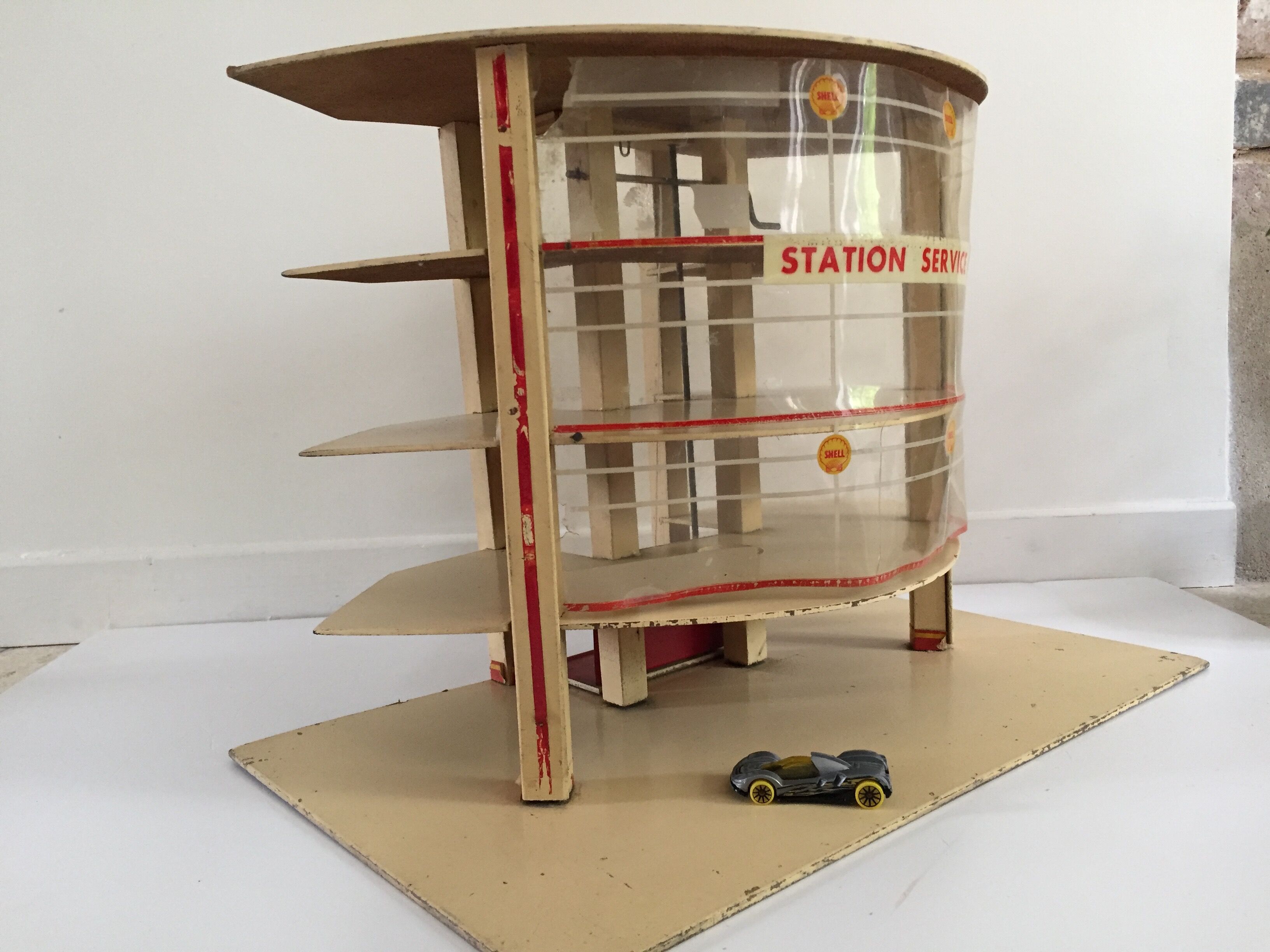 Garage vintage jouet car