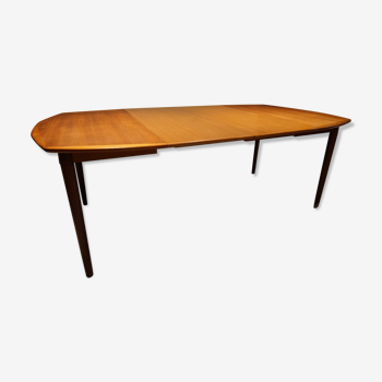 Table scandinave carrée en teck par H.W.Klein