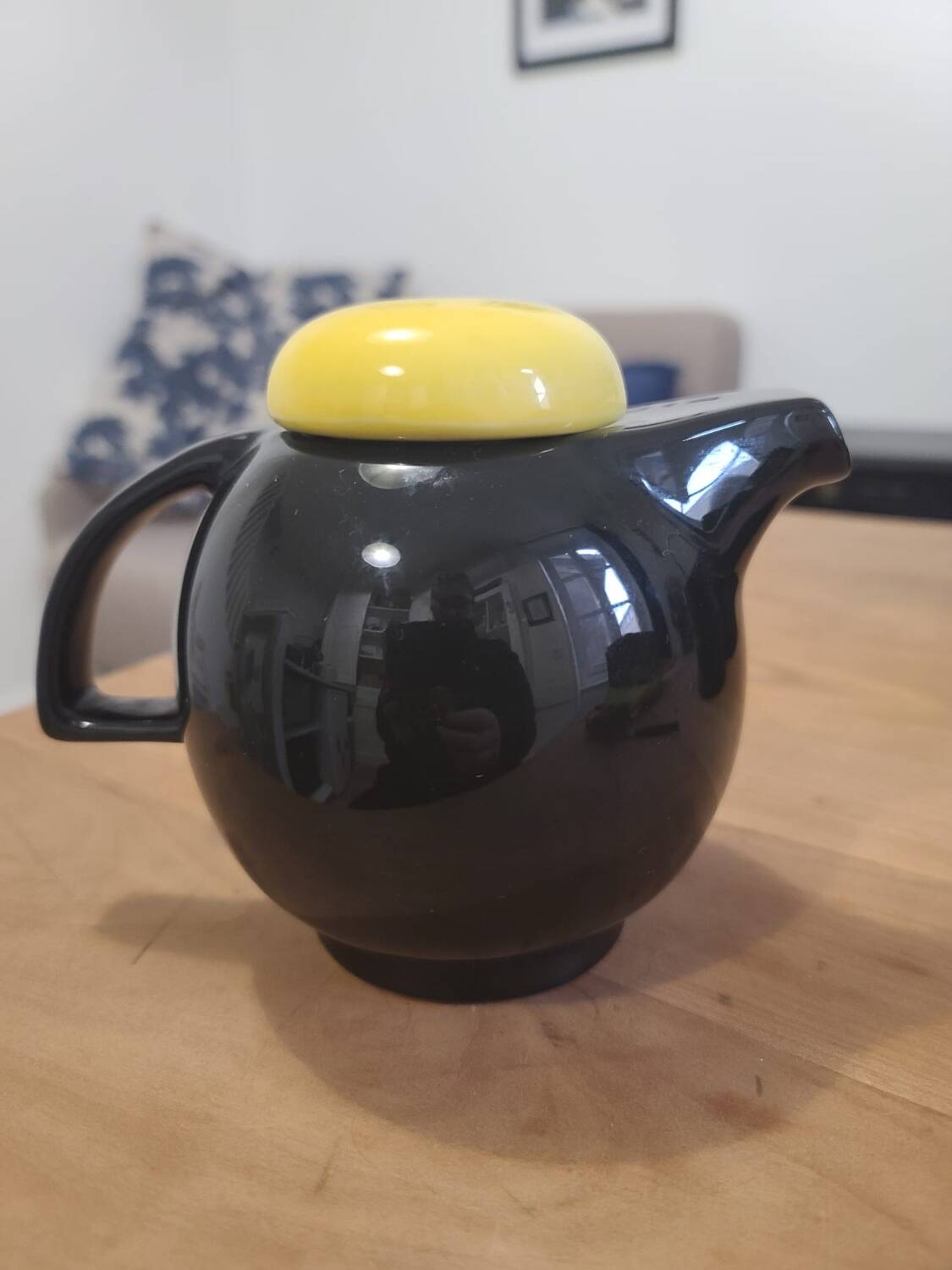 Théière en Céramique Noire et Jaune Design