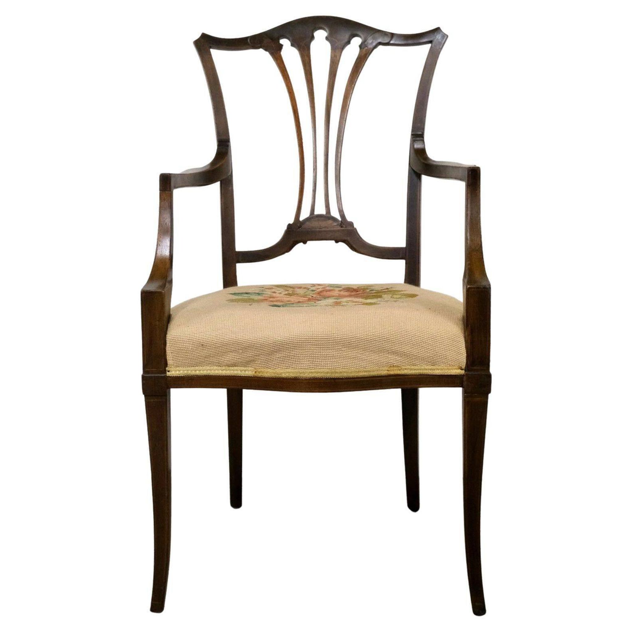 Fauteuil en bois dur Hepplewhite sur pieds délicats avec siège d'origine