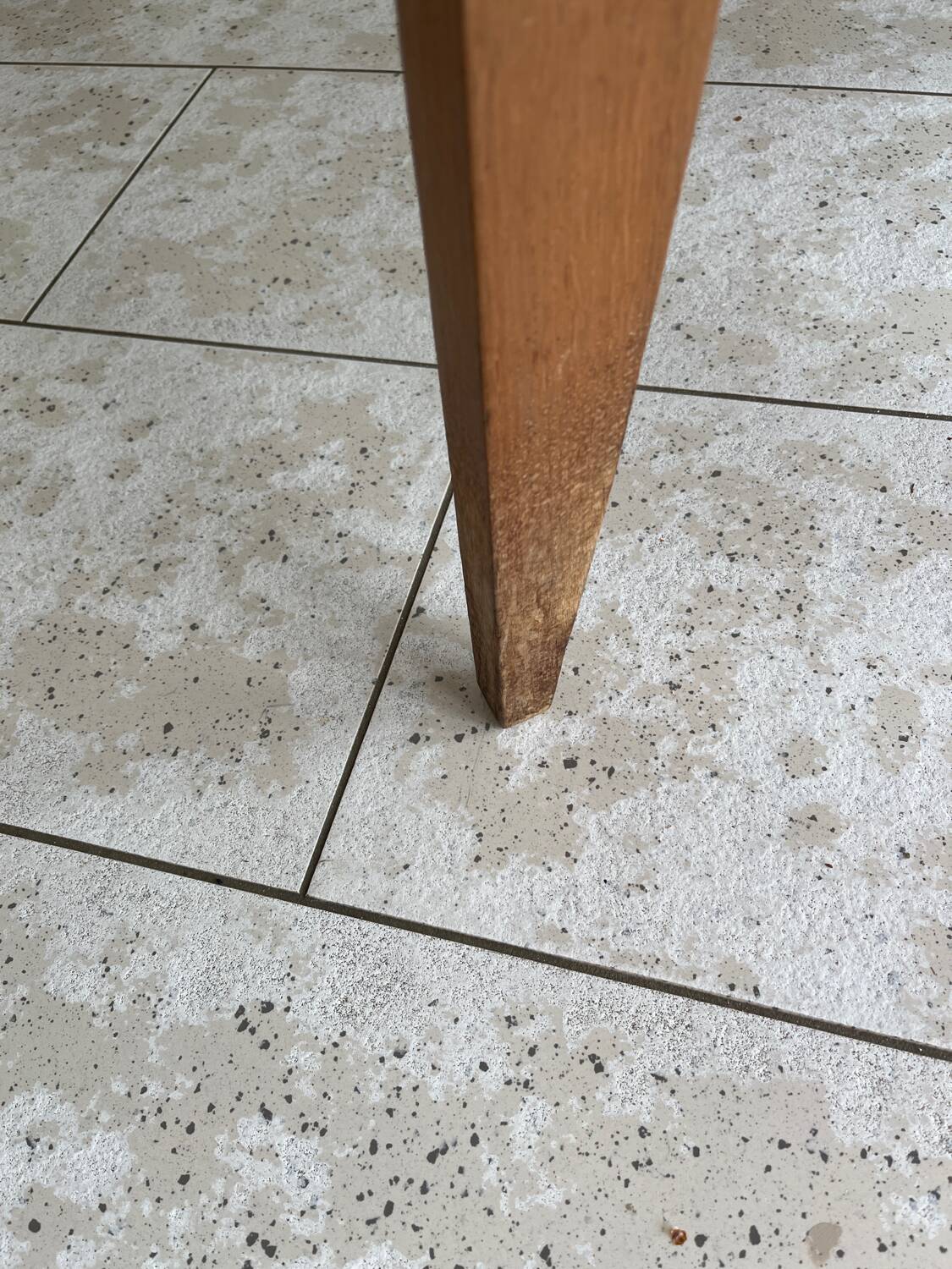 Vintage 70s Round Table