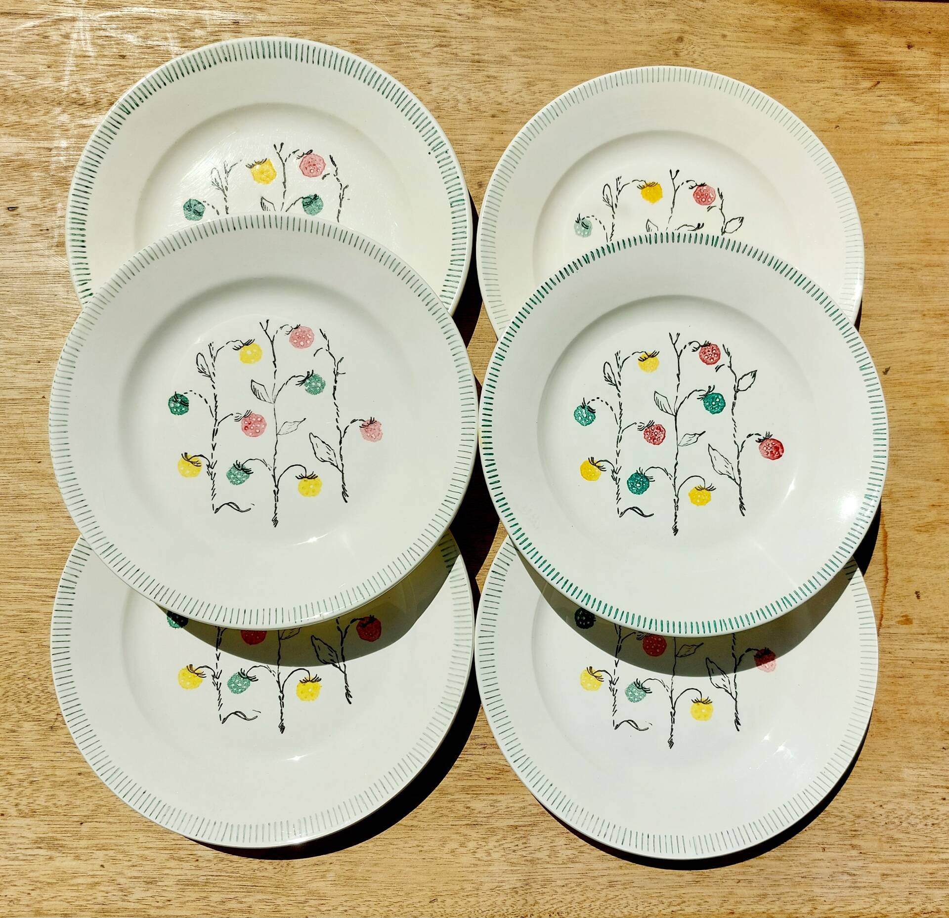 Vintage dinner plates