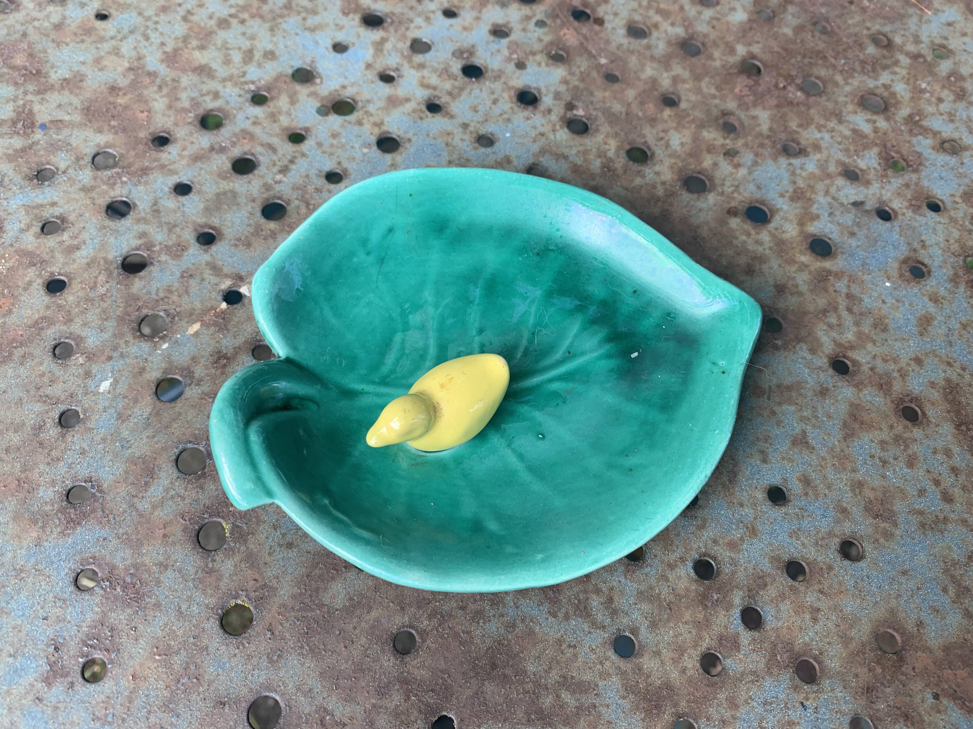 Empty pocket, duck soap dish on green barbotine leaf vintage