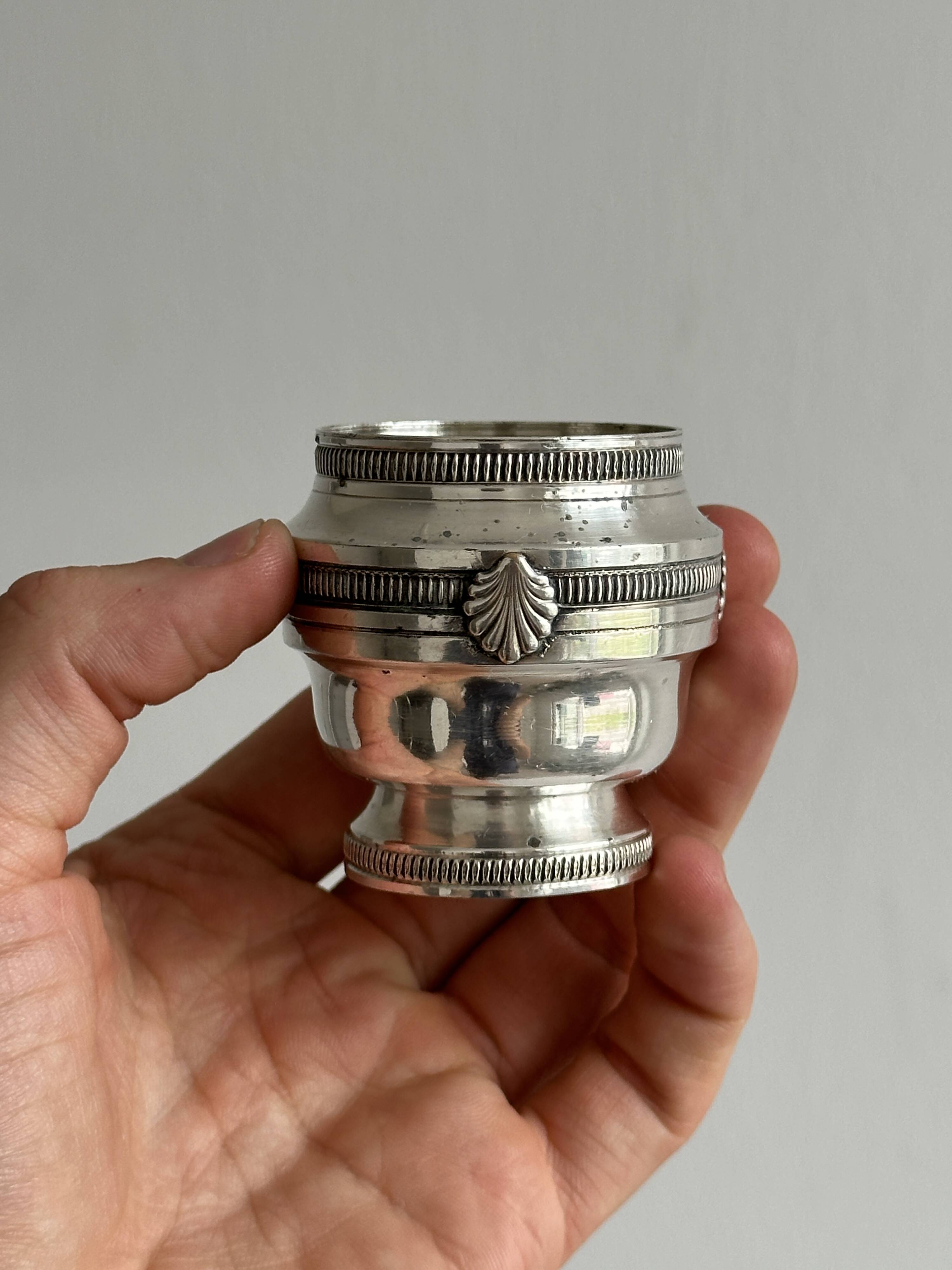 Silver metal duo, small vase and decorative pot