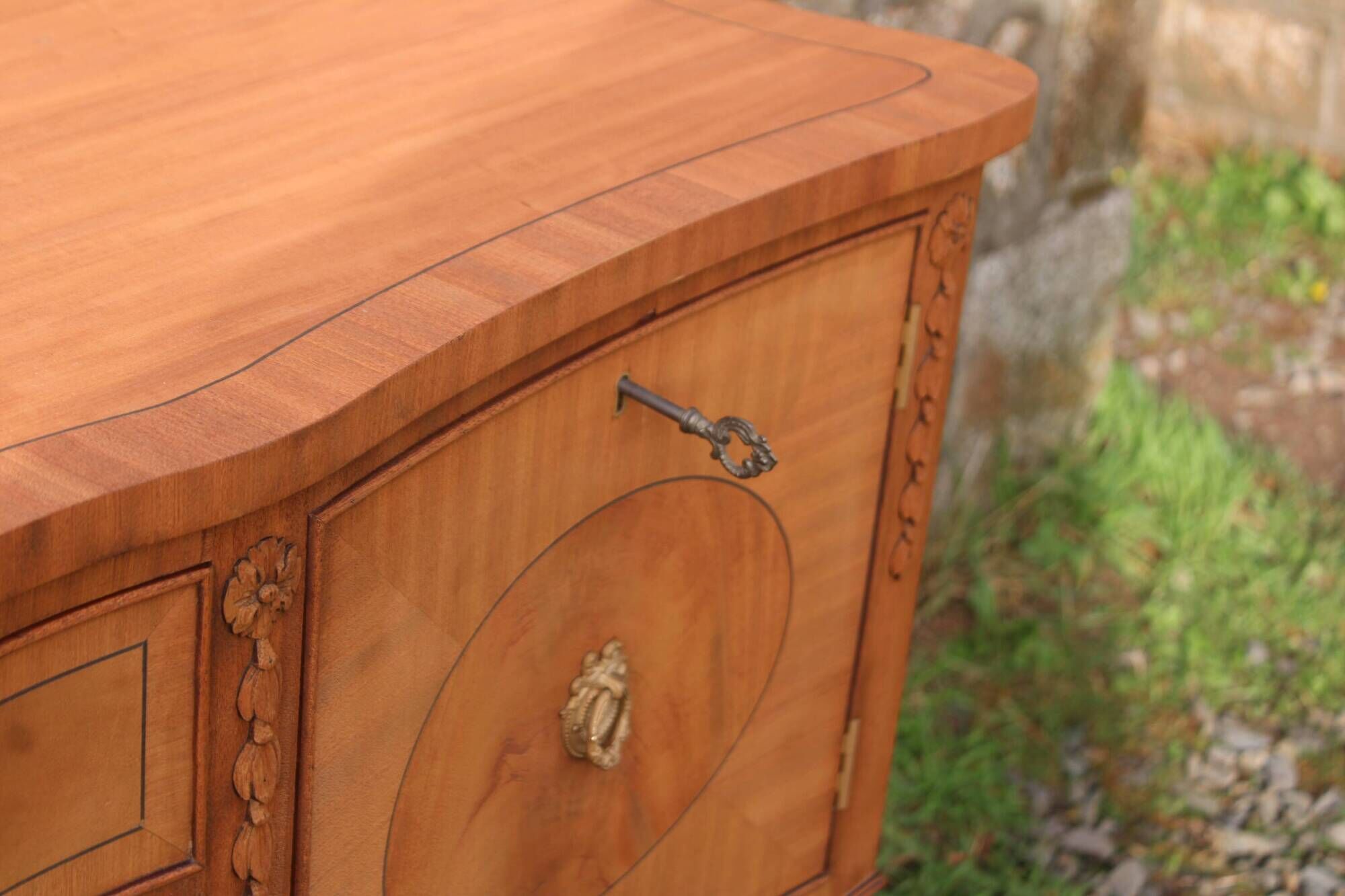 English-made enfilade in Louis XVI style with light wood veneers.