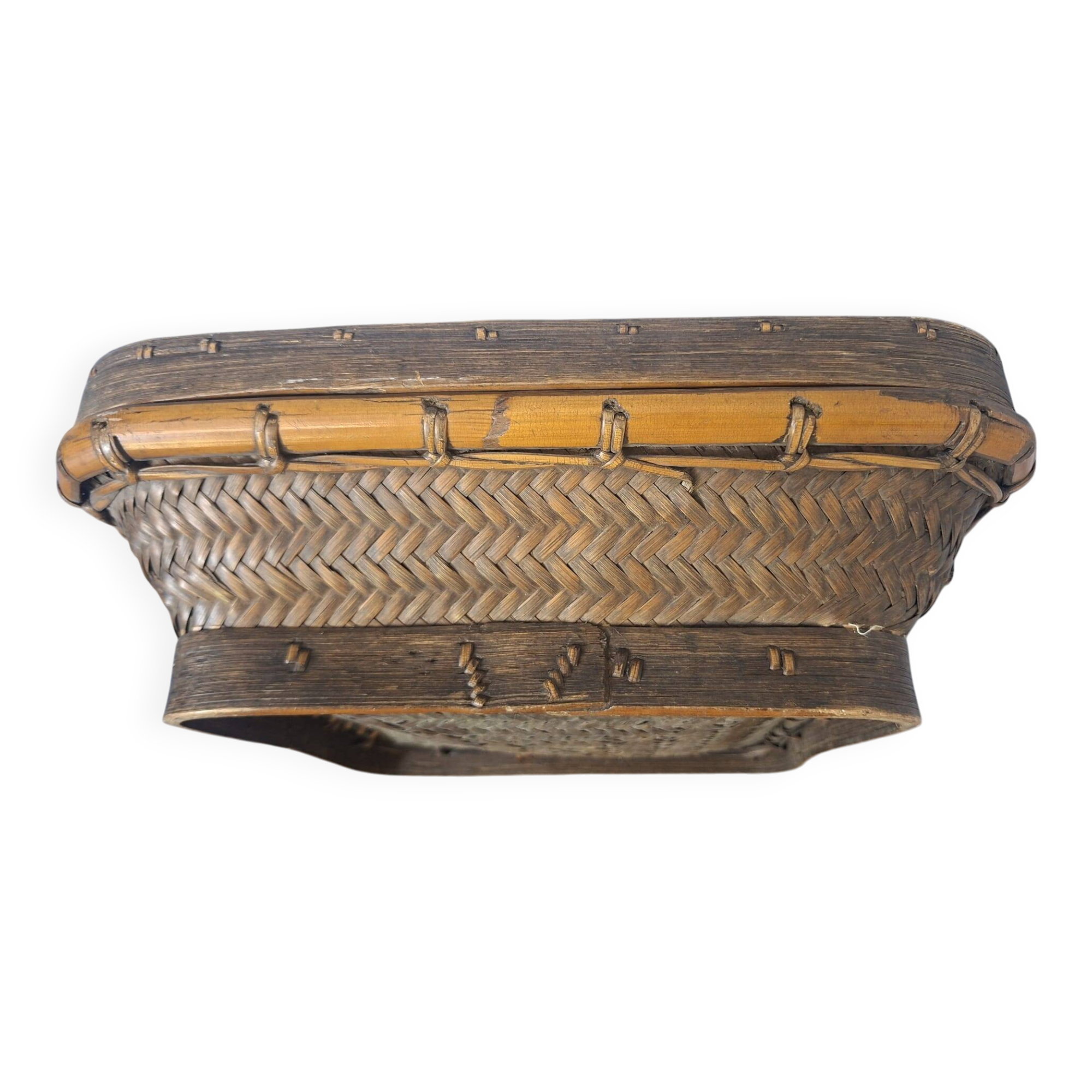 Antique Chinese woven bamboo basket with lid — 19th/20th century