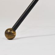 Table d'appoint miroir française milieu du siècle, style Jacques Adnet, laiton, années 1950