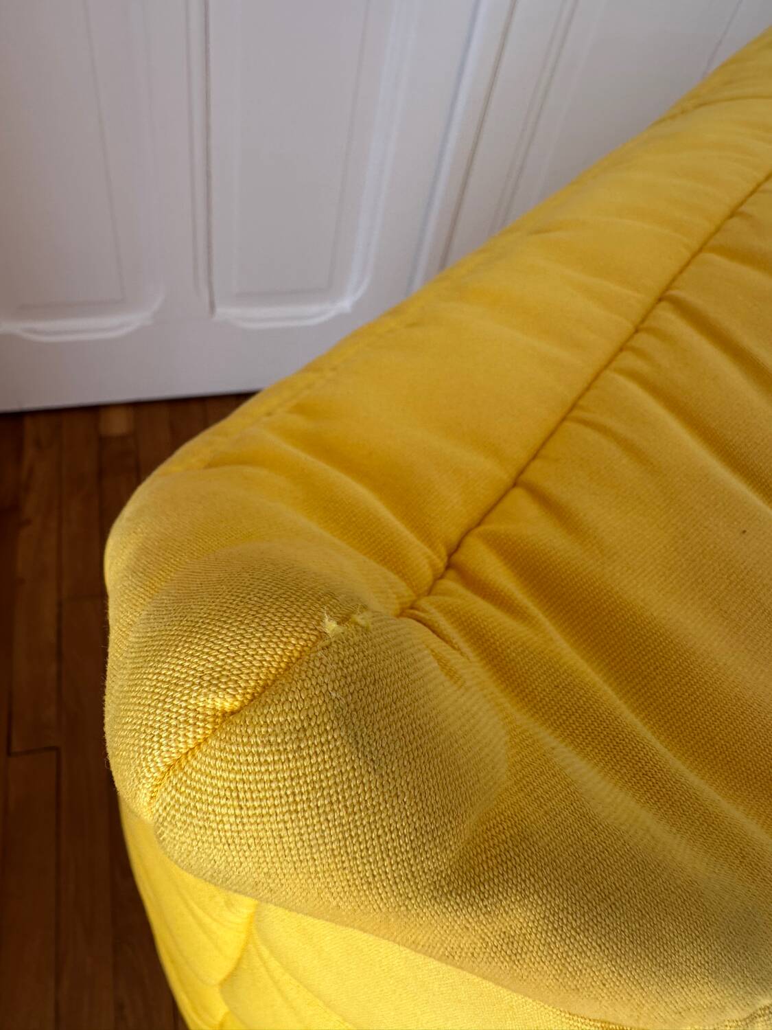 Chauffeuse Togo par Michel Ducaroy pour Ligne Roset
