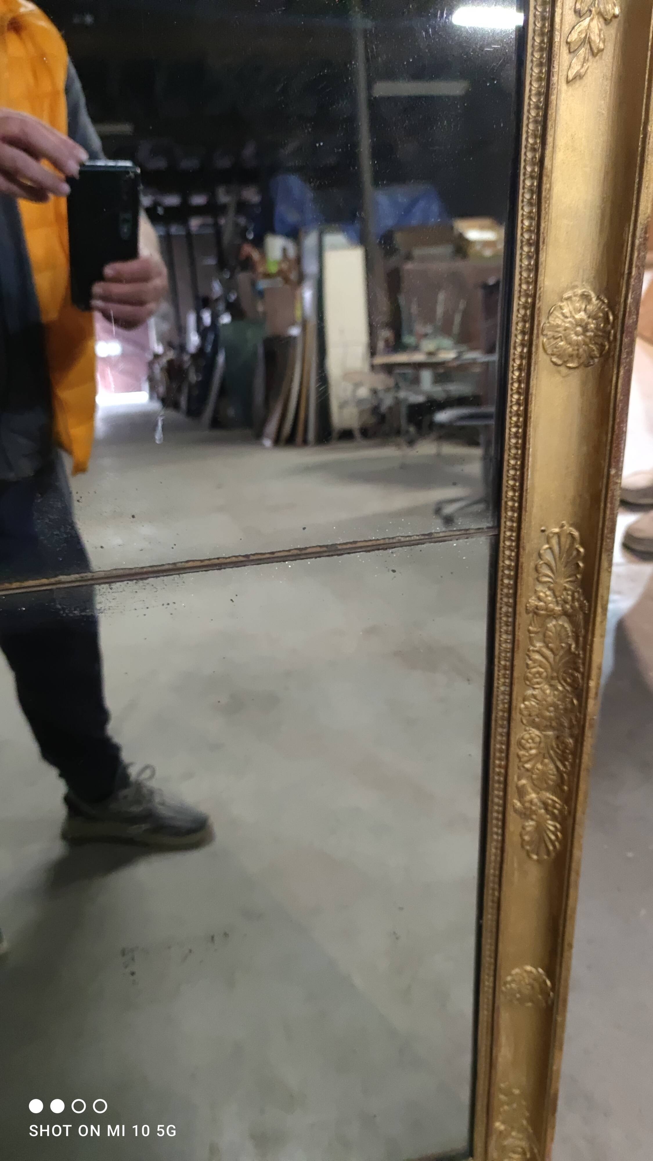 Restoration period gilt mirror in wood and stucco, 119x63 cm