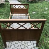 Bed with braces and feet compas vintage