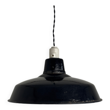 Old enamelled workshop suspension