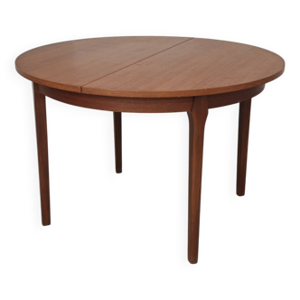 Round extendable teak table 1970