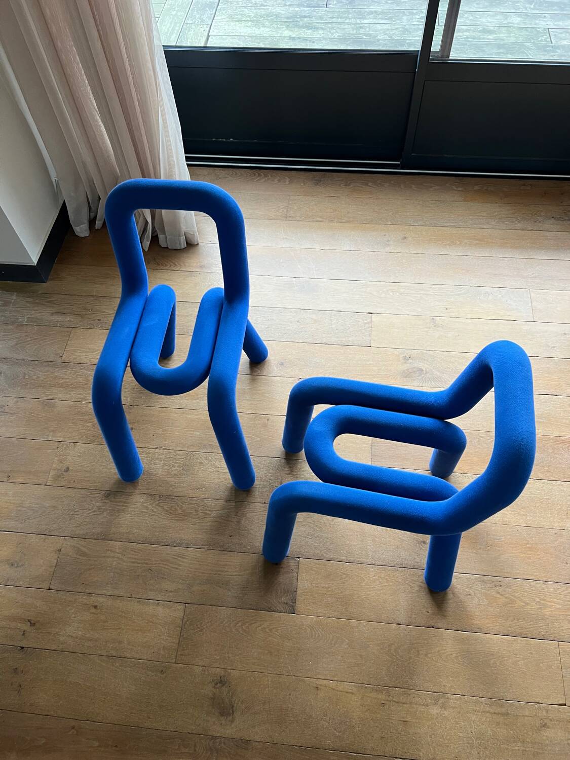 Chaises bold Moustache