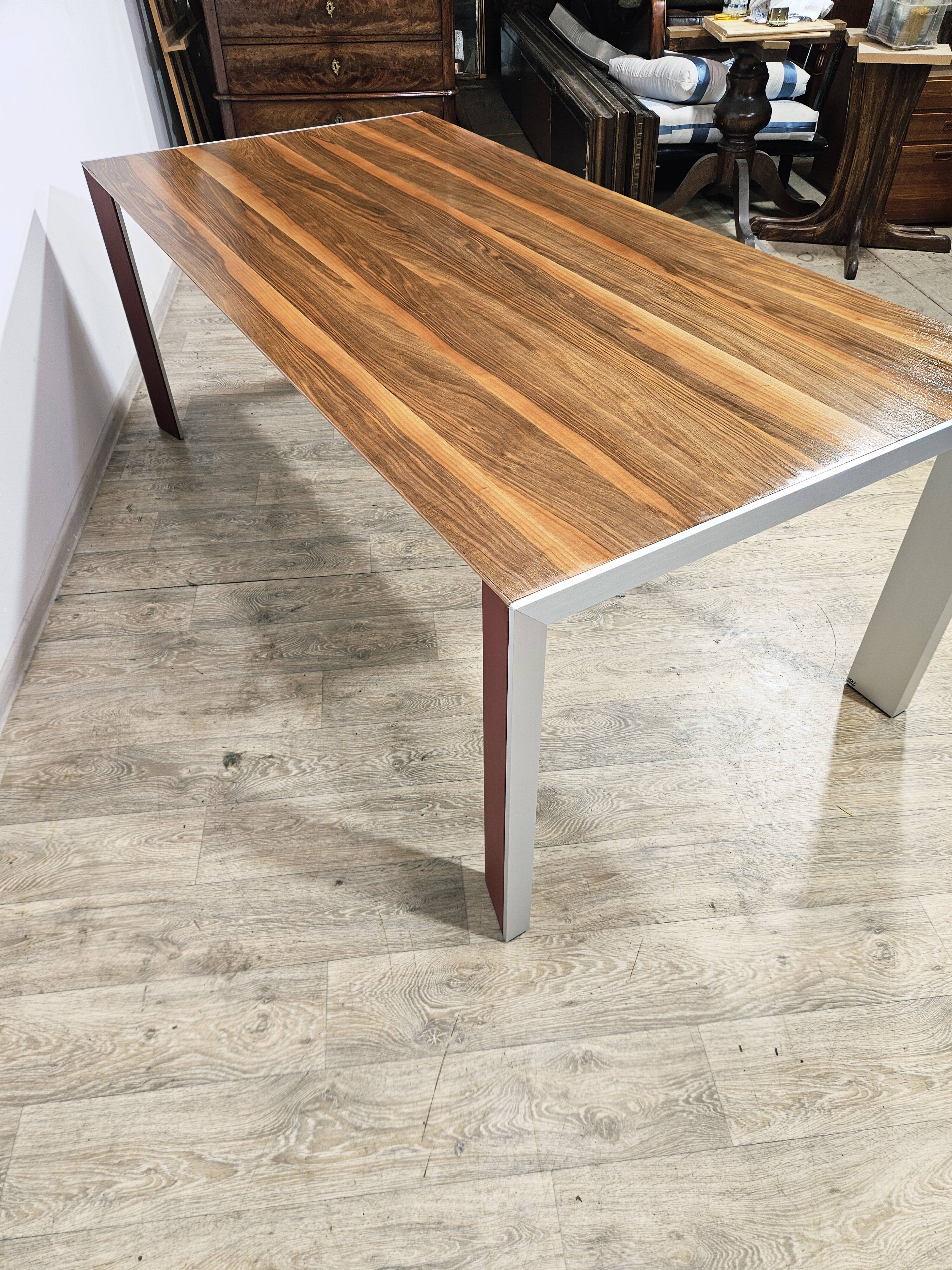 Designer dining table by Rolf Benz - luxury and modern form