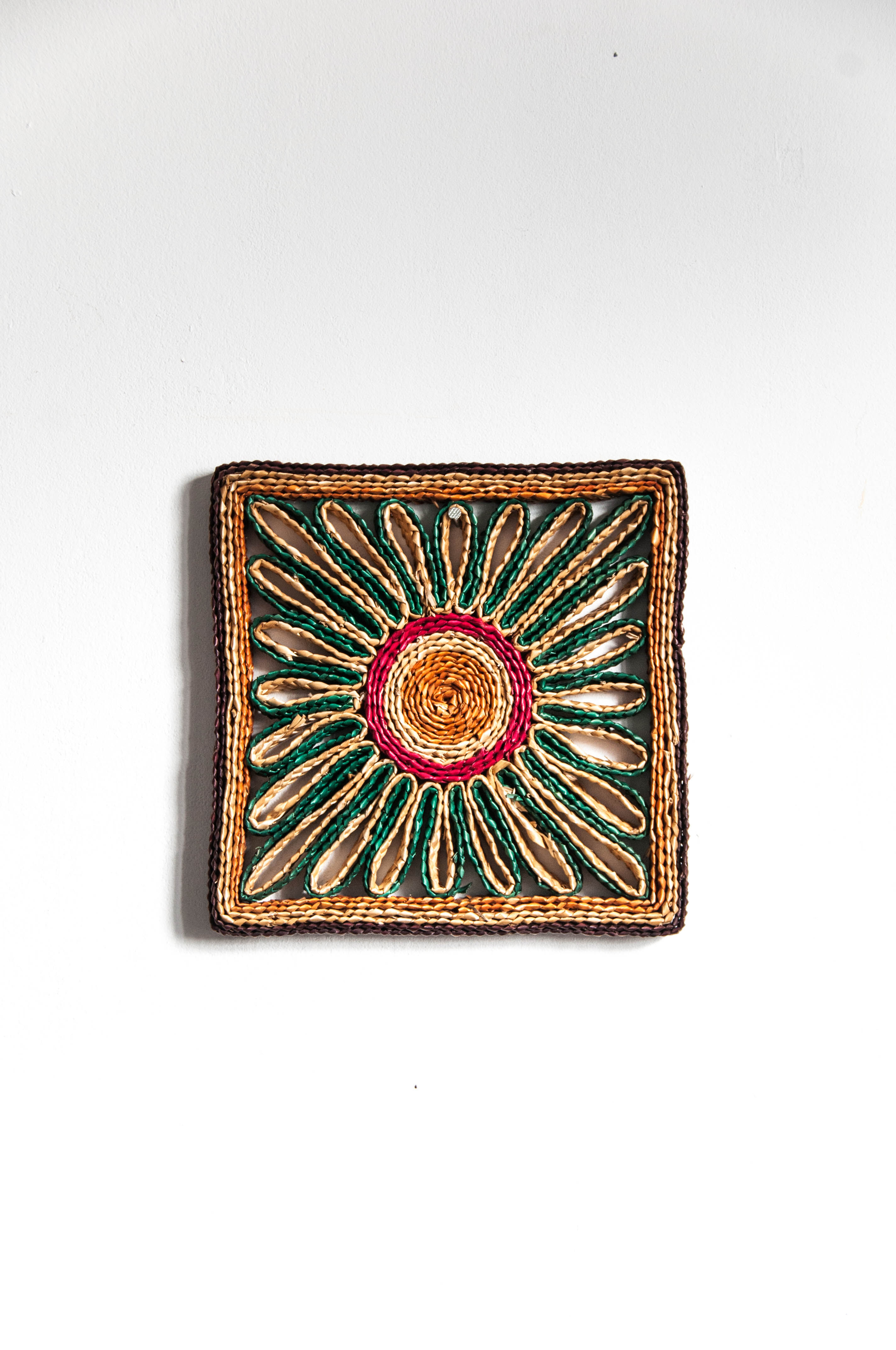 Bone-in square table mat - coloured straw - 70's