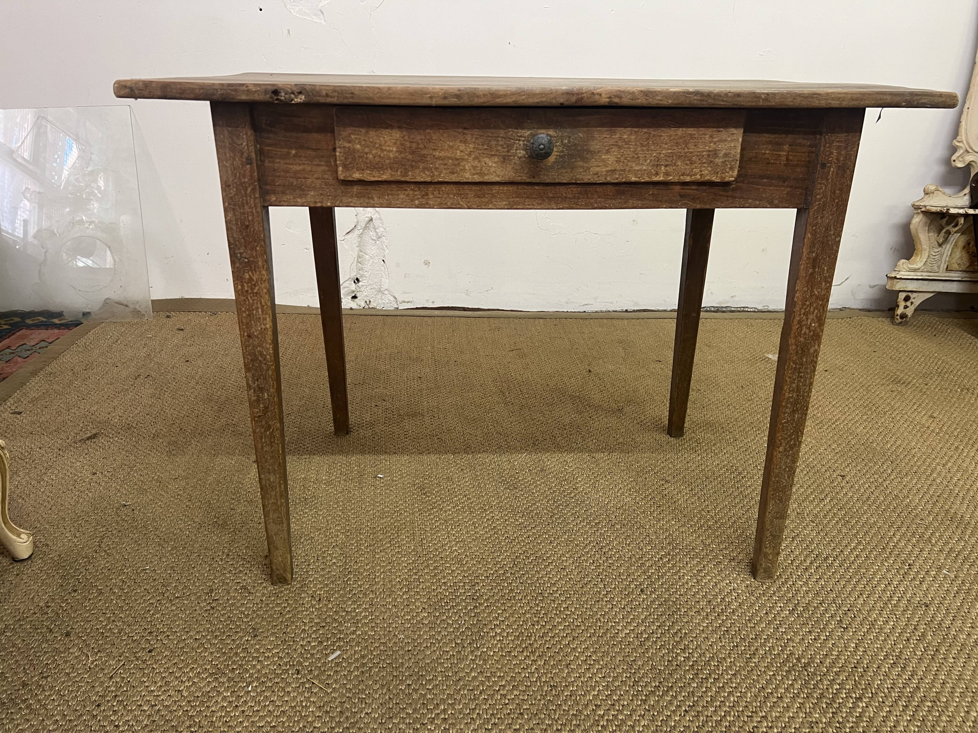 Old small desk / Farm table