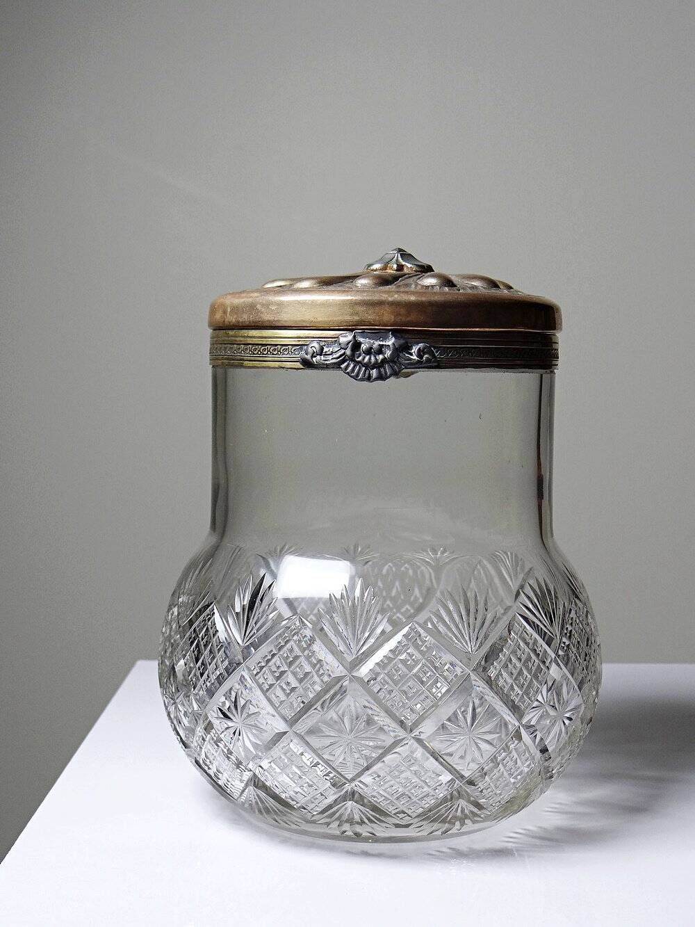 Ancien pot à biscuits style cristal taillé et métal