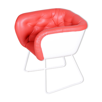 Fauteuil rouge et blanc des années 1960